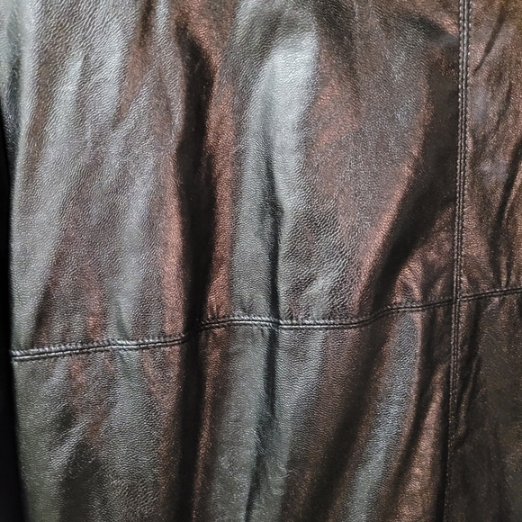 SIZE XL HKR COLLECTION FAUX LEATHER AND LYCRA TURTLENECK. - Picture 3 of 6